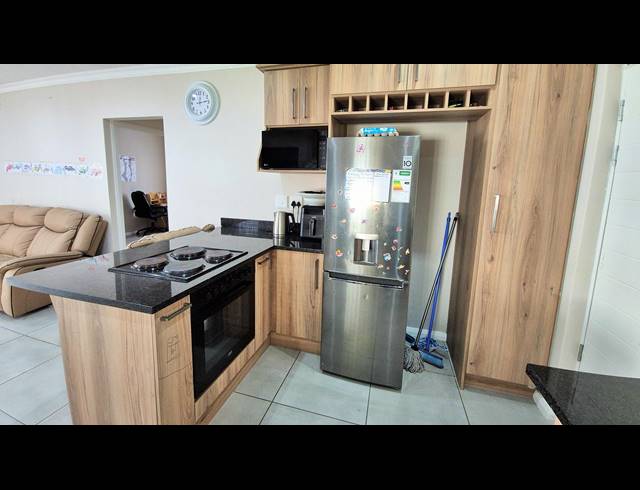 3 BEDROOM HOUSE FOR SALE IN FAIRVIEW